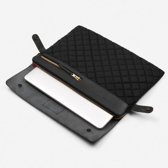 Malle Escape Case Black 5.jpg