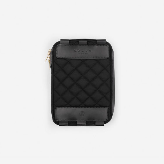 Malle Dash Pouch Black 1.jpg