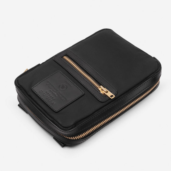 Malle Dash Pouch Black 4.jpg