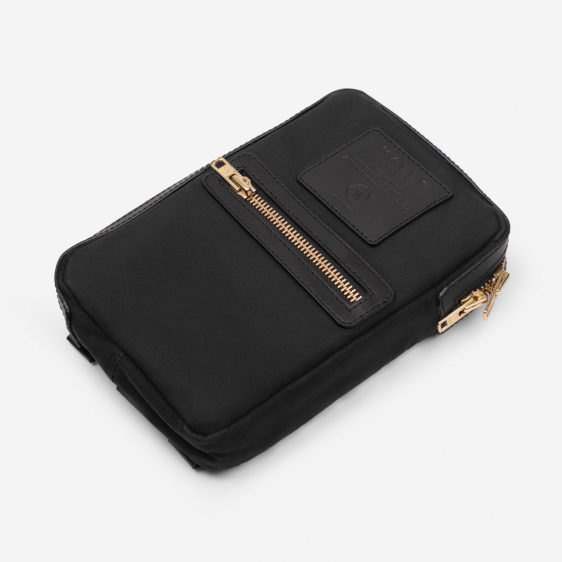 Malle Dash Pouch Black 5.jpg